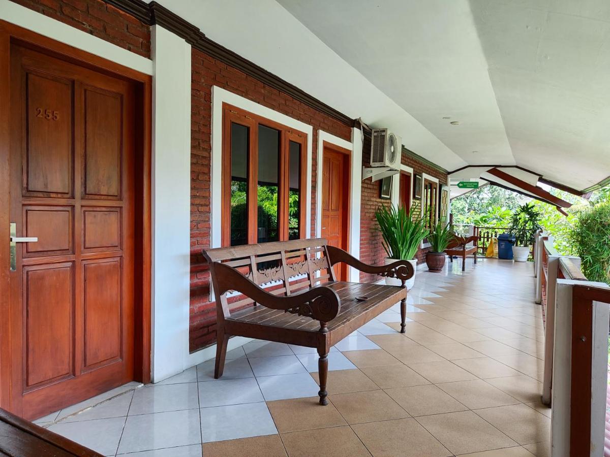 Paku Mas Hotel