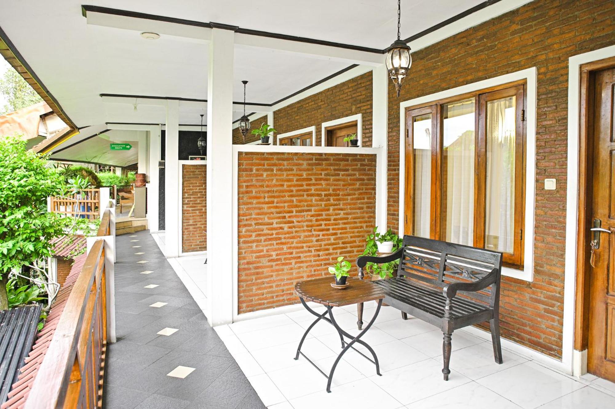Hotel Paku Mas 3*