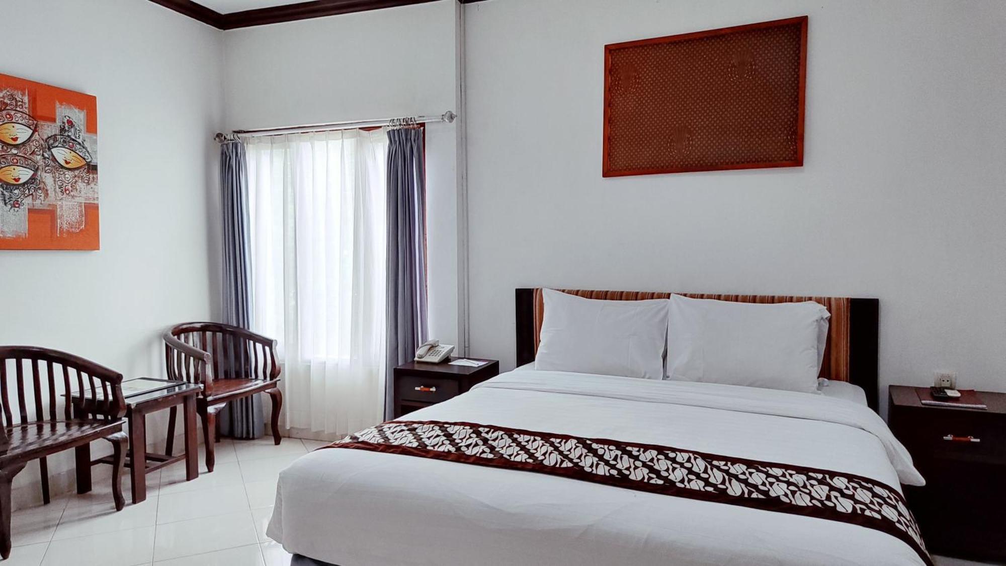 Hotel Paku Mas 3*