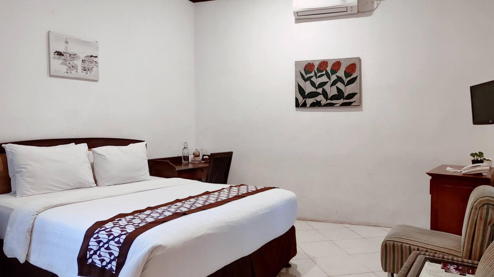 Paku Mas Hotel