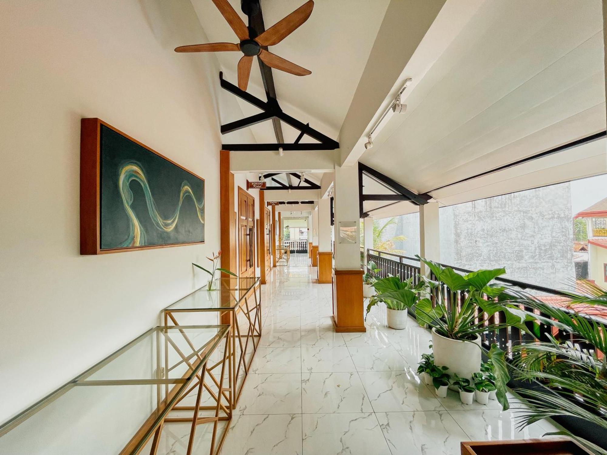 Hotel Paku Mas Maguwo