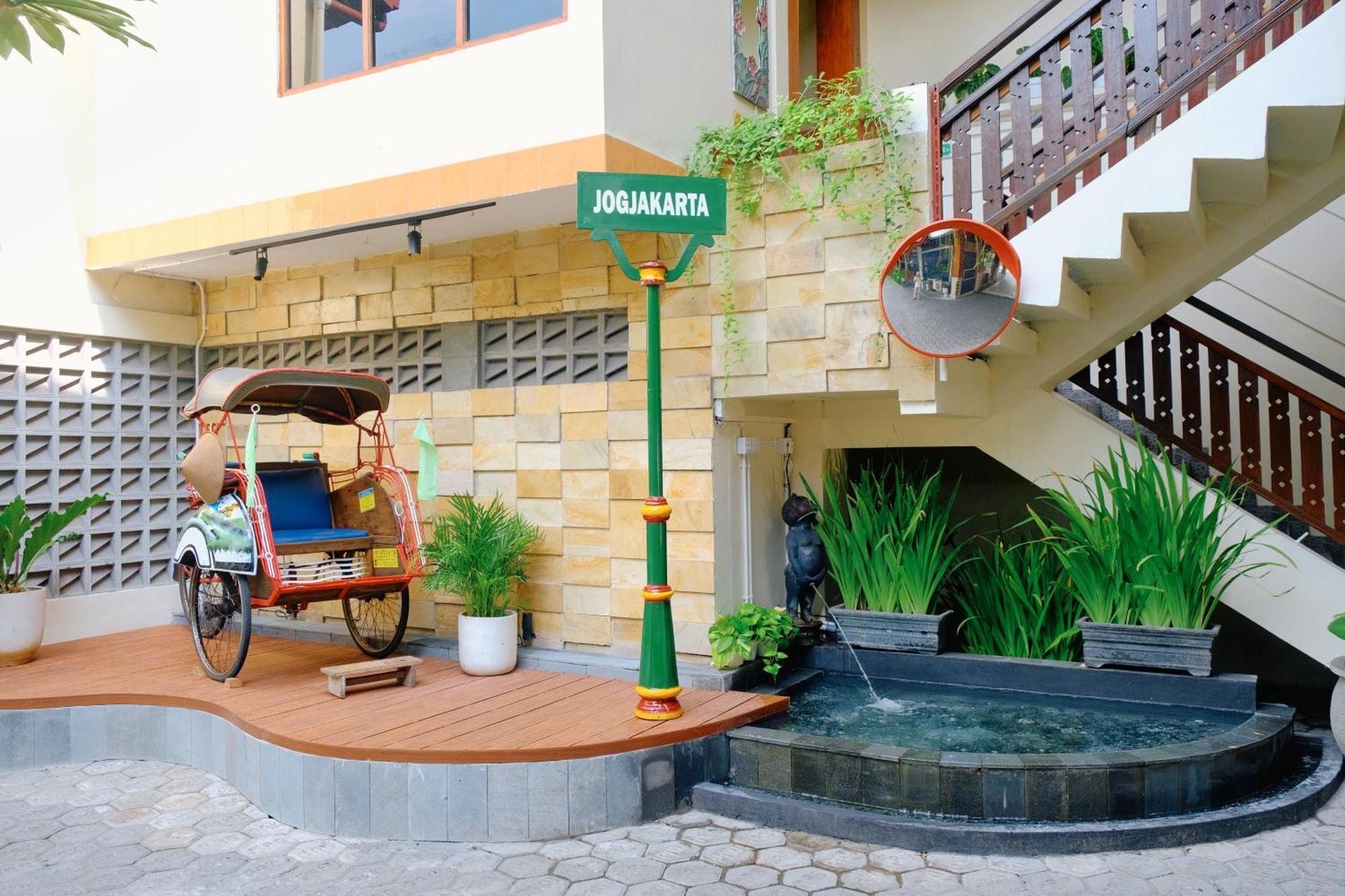 Hotel Paku Mas