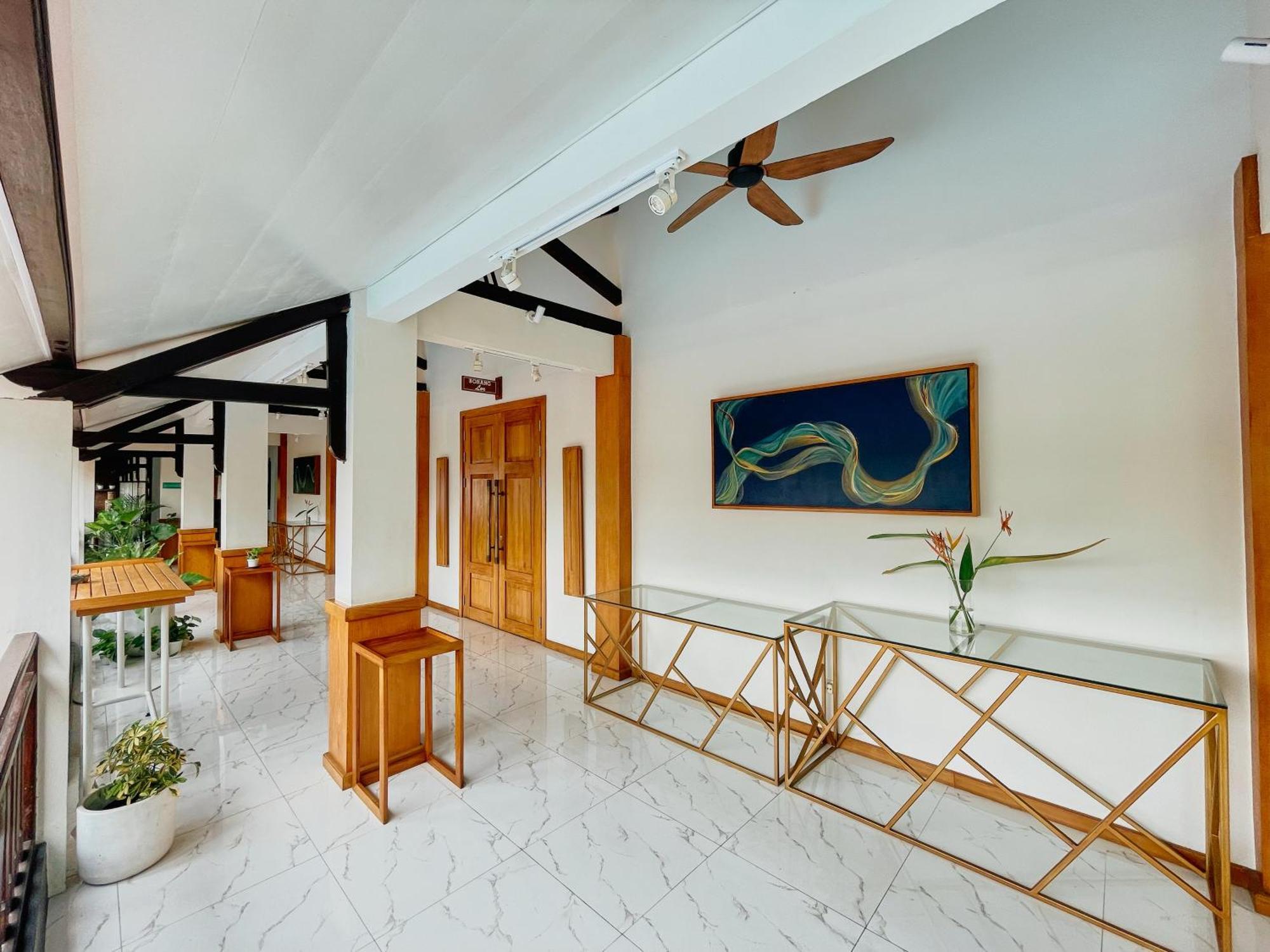 Paku Mas Hotel 3*